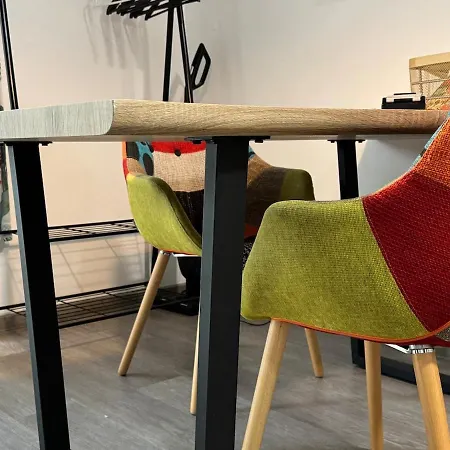 Modernes Mit Top-oepnv-anbindung * Dresden
