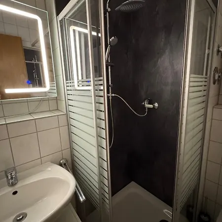Modernes Mit Top-oepnv-anbindung