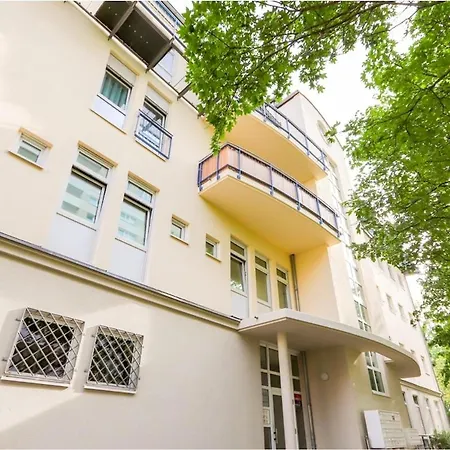 Modernes Mit Top-oepnv-anbindung *